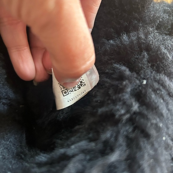 UGG bailey button bling bedazzeled sherpa boots - Picture 8 of 9